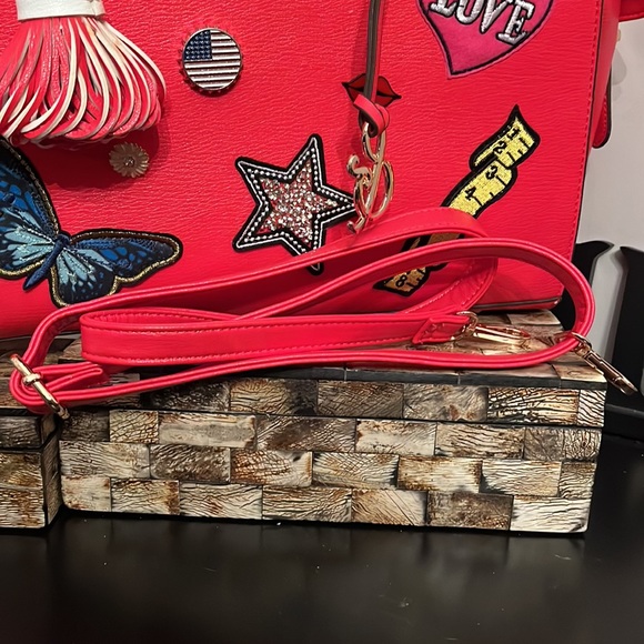 NWT AMY + JOEL Vegan Leather Shoulder Bag with 2D & 3D Ornaments and Patches - Picture 12 of 16